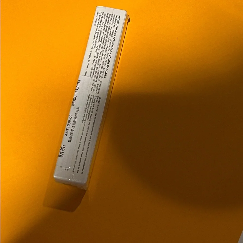 Lapeialo Mascara in White Box color purple